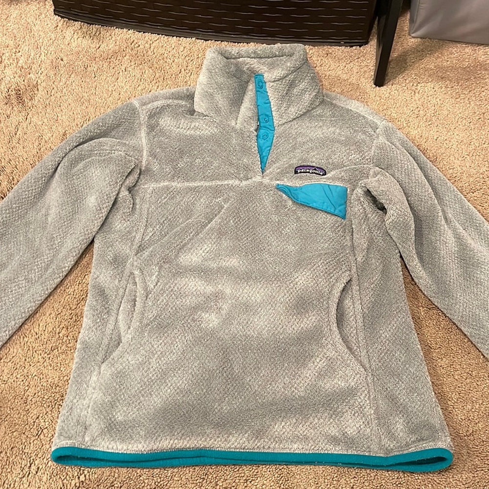 Grey and turquoise Patagonia pullover